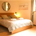 Apartamento Casa Galya With Private Patio By Gardadoma *