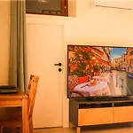Apartamento Casa Galya With Private Patio By Gardadoma