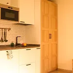 Casa Galya With Private Patio By Gardadoma *