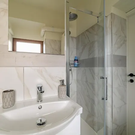 Casa Galya With Private Patio By Gardadoma Apartment *
