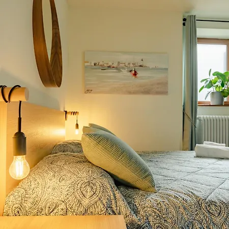 Apartment Casa Galya With Private Patio By Gardadoma *
