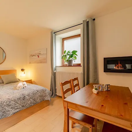 Apartment Casa Galya With Private Patio By Gardadoma *