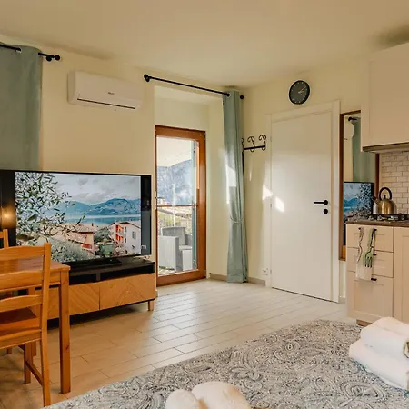 Casa Galya With Private Patio By Gardadoma