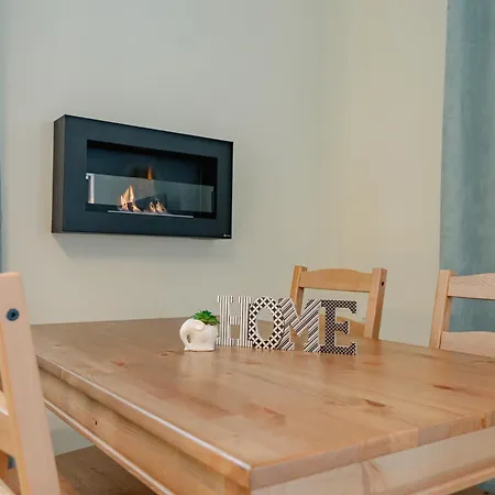 Apartment Casa Galya With Private Patio By Gardadoma *