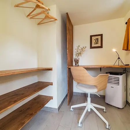 Casa Galya With Private Patio By Gardadoma Daire Brenzone sul Garda