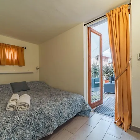 Casa Galya With Private Patio By Gardadoma